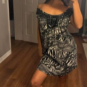 Mischa Black & White Patterned blouse/Mini Dress size L